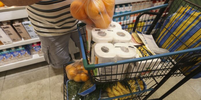 Preço da cesta básica cai em 16 de 17 capitais pesquisadas pelo Dieese