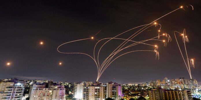 Governo pretende retirar 900 brasileiros de Israel até sábado