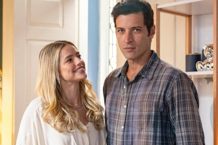Graça (Agatha Moreira) e Marino (Leandro Lima) em "Terra e Paixão"