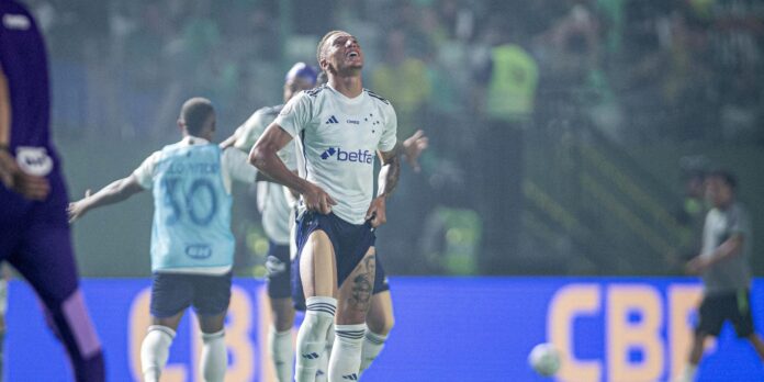 Cruzeiro supera Goiás e ganha fôlego na lua contra o rebaixamento