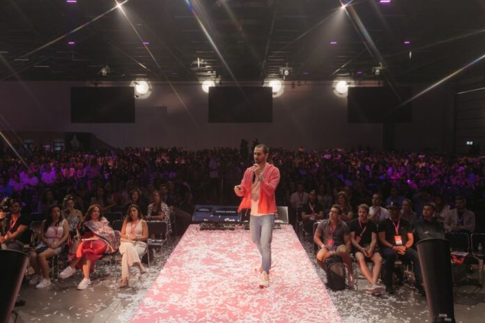 Mais de 700 influenciadores digitais se reúnem em evento inédito em São Paulo